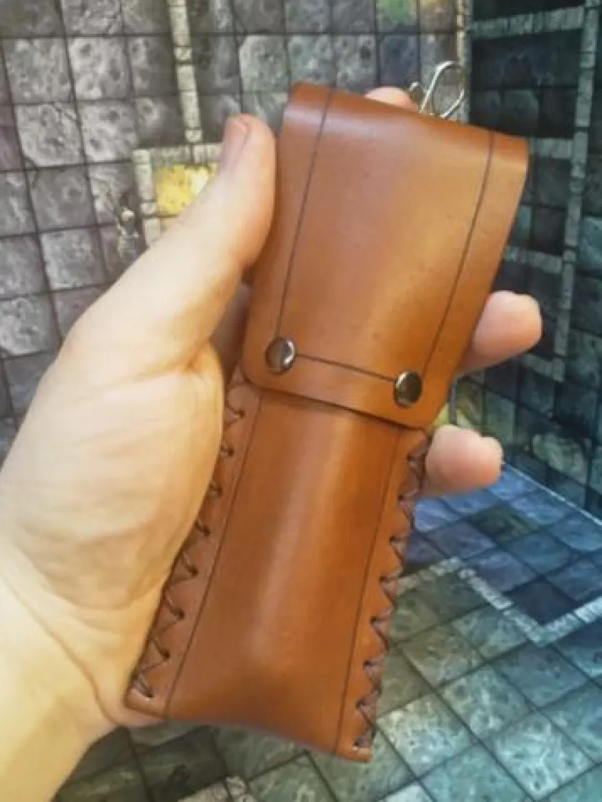 Gamers Hunter: Pozione Portadadi - Astuccio Marrone Chiaro