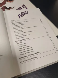I Misteri di Brindlewood Bay: Nipotini in Pericolo + Materiali di Gioco - Promo Limitata